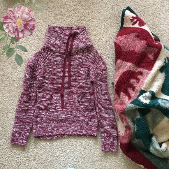 Rue21 Sweaters - FINAL PRICE Neck Burgundy Pocket Sweater